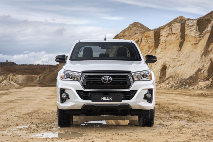  Toyota Hilux Special Edition Double Cab 2019 года  (EU) (фото 3 из 40)